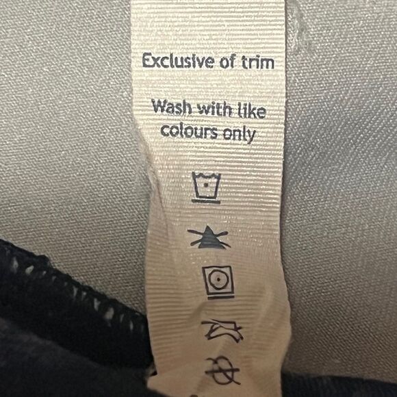 Lululemon Boogie Short Roll Down Berry Pink Navy Naval Blue Sz 6 EUC - Picture 7 of 7